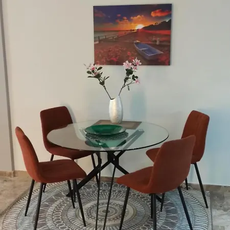 Cleopatra's Vacation Apartment *